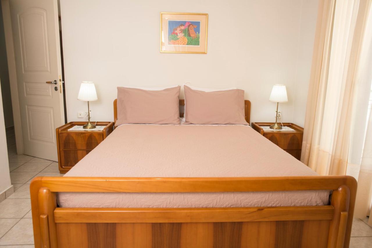 Maisonette With Garden In The Heart Of The Historical Kalamata Center Exterior foto