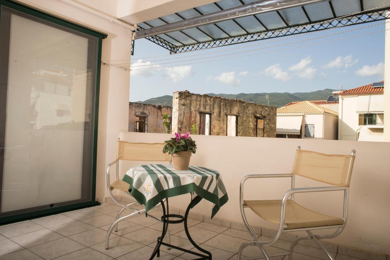 Maisonette With Garden In The Heart Of The Historical Kalamata Center Exterior foto
